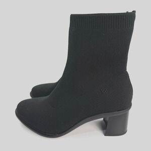 NWOB BlackVivaia Amanda Boots 6.5/37 Water-Repellant Stretchy Recycled Comfort